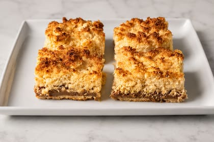 Cuadraditos de coco y dulce de leche