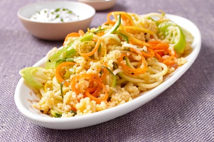 Ensalada de mijo y hortalizas con vinagreta de limón