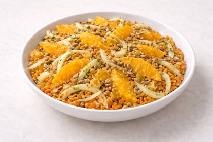 Ensalada hidratante de lentejas, hinojo y naranjas
