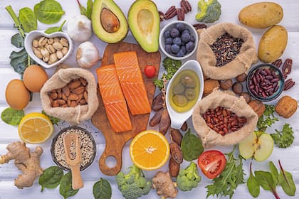 Es fundamental que en todas las comidas se incluya un alimento fuente de cada macronutriente