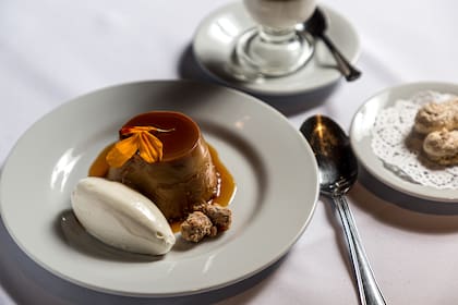 Flan de dulce de leche