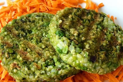 Hamburguesas de arvejas y arroz yamaní