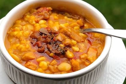 Ideal para el frío de invierno: locro.