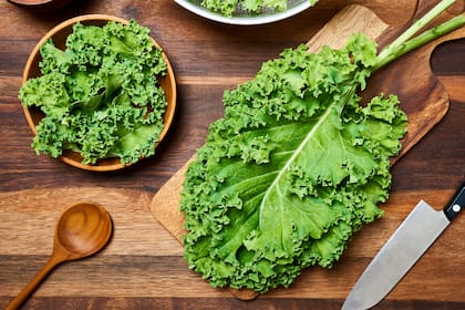Kale: los beneficios de comer la verdura de moda y recetas para cocinarlo de distintas formas