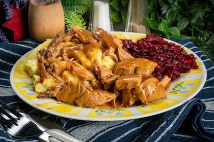 Lomo a la mostaza con puré de remolacha