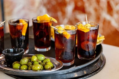 Los mejor trucos para preparar el vermut ideal en casa y lucirte con tus invitados