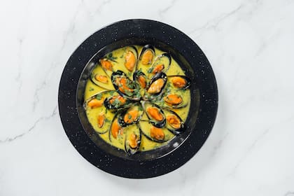 Mejillones con leche de coco y curry