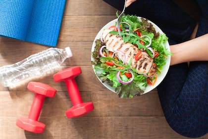 Menú semanal con grasas, proteínas y carbohidratos para quienes entrenan mucho
