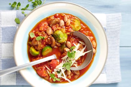 Minestrone con repollitos de Bruselas