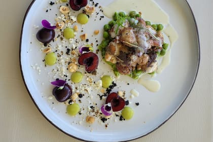Mollejas con pesto de arvejas