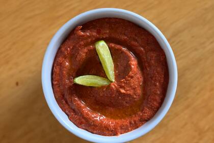 Muhammara o crema de morrón y nuez