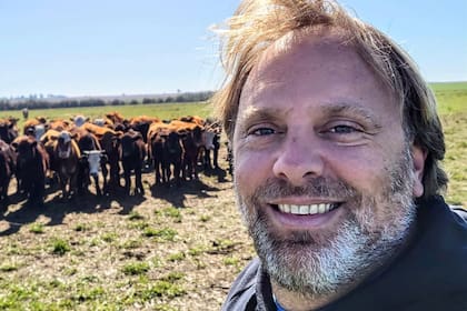 Nicolás Borenstein trabaja con Mauro Colagreco junto a ganaderos que promueven el bienestar animal y producen carne de pasturas