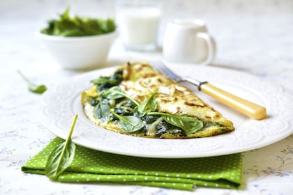 Omelette de espinaca y queso de almendras