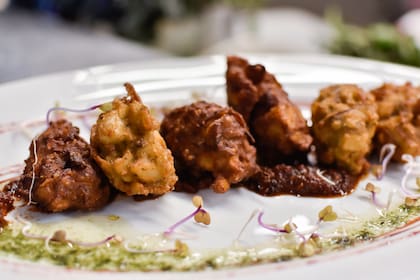 Pakoras indias de vegetales, receta de Leo Clavijo, chef del Restaurante del Hotel Ville Saint Germain de Cariló.