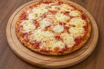Pizza de mozzarella con “masa” de papa