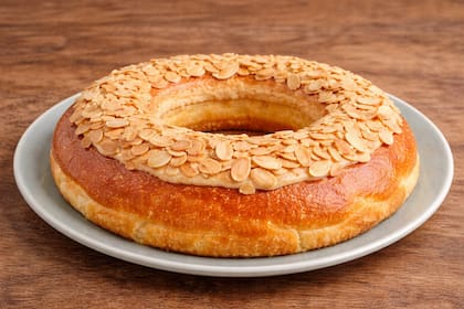 Rosca con pasta de almendras