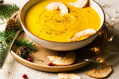 Sopa crema de calabaza y manzanas al curry