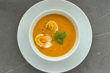 Sopa cremosa de zanahoria, jengibre y cúrcuma