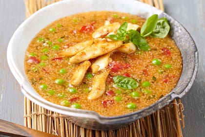 Sopa de amaranto y vegetales con pollo