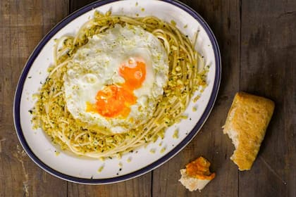 Spaghettoni a la salernitana
con huevo frito