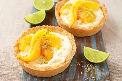Tarteletas de coco con crema de mango