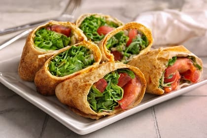 Wraps de lentejas con tomate y lechuga