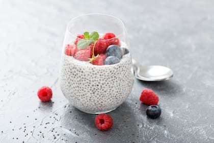Yogur griego, frutos rojos y chía
